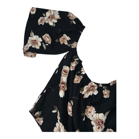 J.O.A. Los Angeles Black Floral Off-Shoulder TopSize: Small FLOWER TOP - Picture 10 of 13